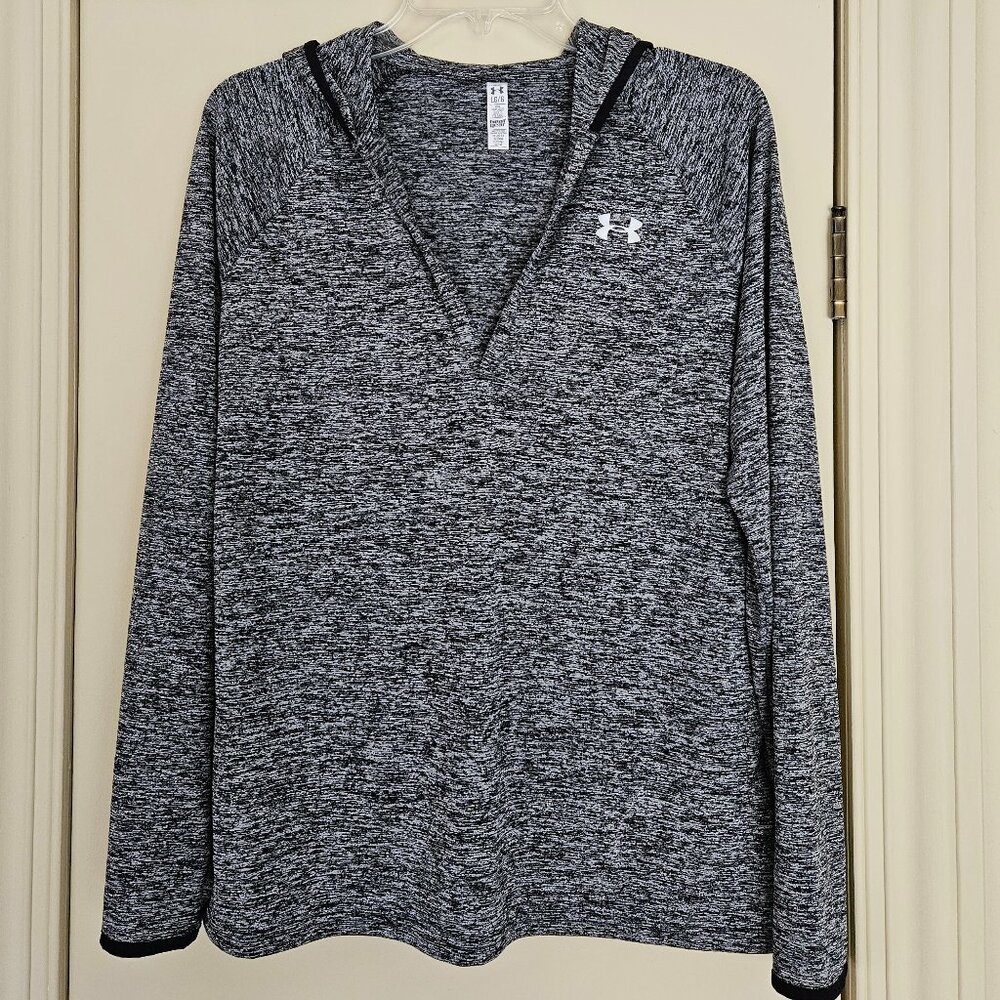 Under Armour Split Neck Activewear Hoodie Size L Black/White NWOT Lightweight